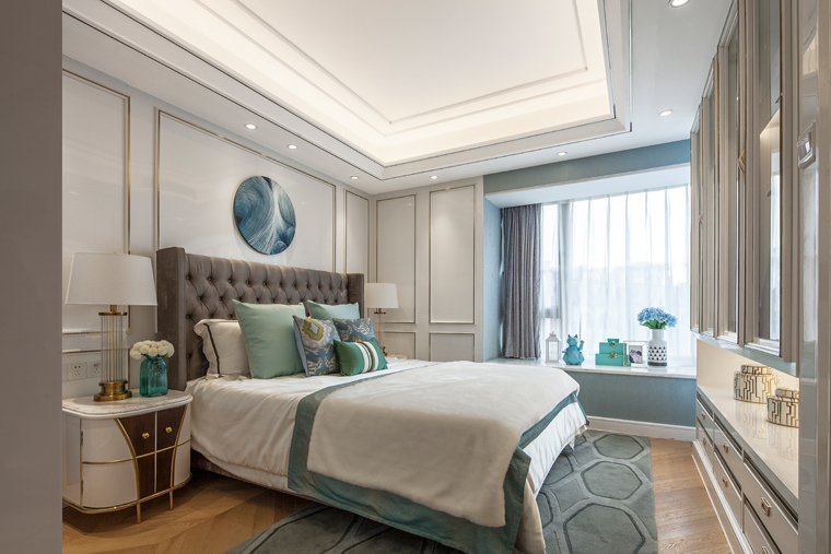 装修案例美式轻奢风格室内装修效果图-卧室